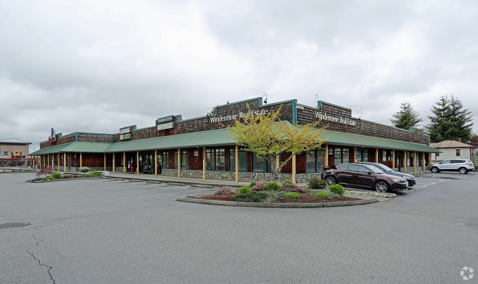 Primary Photo Of 9327 4th St NE, Lake Stevens Bar For Lease