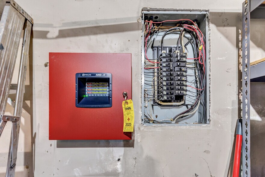 More Photos Of 836 Vine Ave, Oshkosh Apartments For Sale