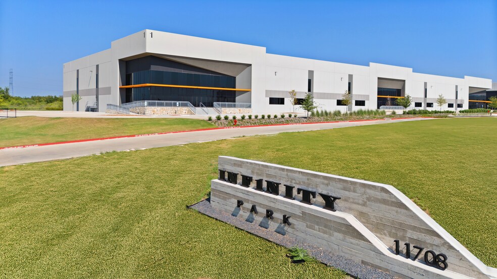 More Photos Of 11708 McAngus Rd, Del Valle Unknown For Lease