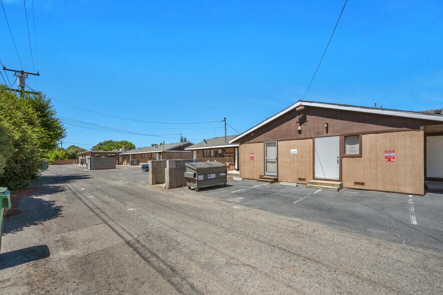 More Photos Of 1215-1239 Rose Ave, Selma Medical For Lease