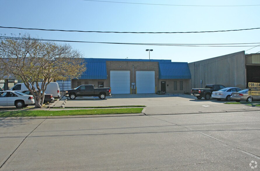 Primary Photo Of 1409 Kuebel St, New Orleans Service For Lease