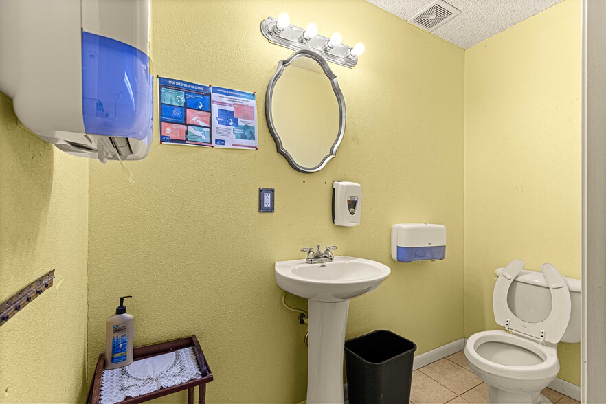 More Photos Of 484 Emerald Rd, Ocala Religious Facility For Sale