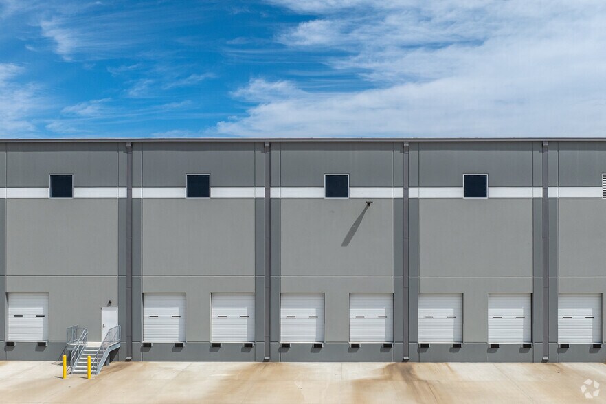 More Photos Of 7505 Fisher Rd, Baytown Unknown For Lease