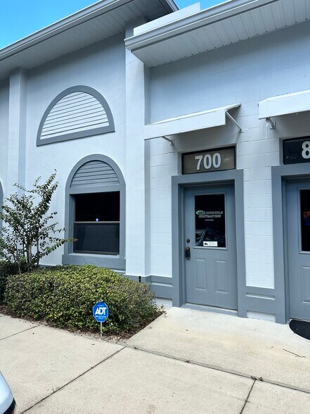 More Photos Of 221 Strawberry Oaks Dr, Orange City Light Manufacturing For Lease