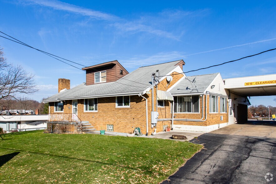 Primary Photo Of 833 Finley Rd, Belle Vernon Hotel For Sale