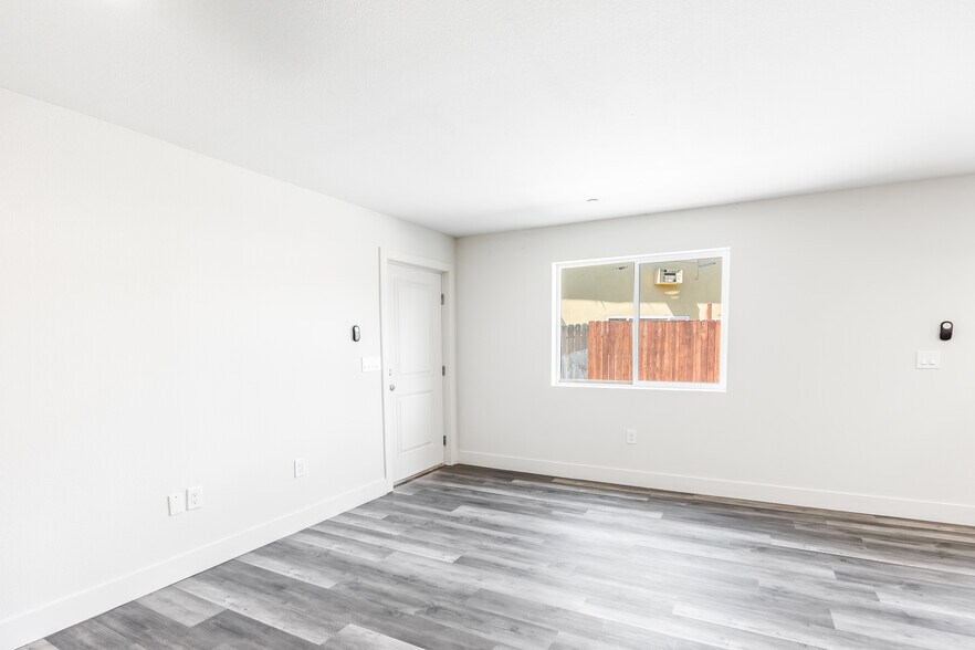 More Photos Of 2409 Cava Ct, Sacramento Apartments For Sale