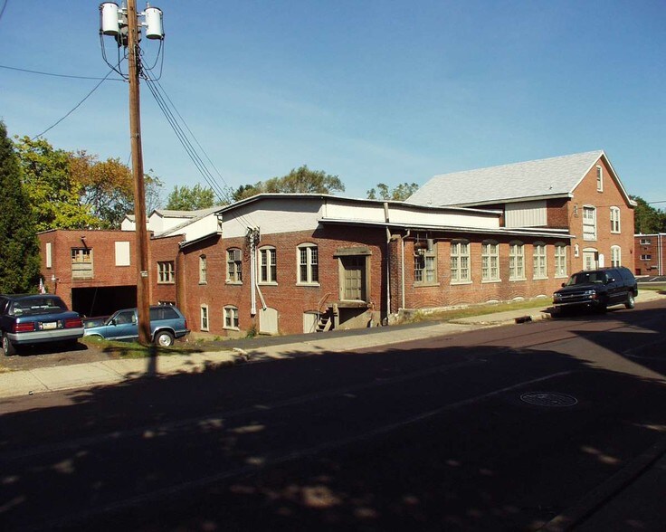 More Photos Of 113 E Chestnut St, Souderton Self Storage For Sale