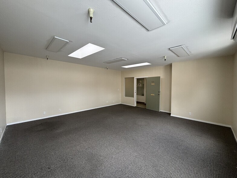 More Photos Of 1020-1040 Clinton St, Napa Office For Lease
