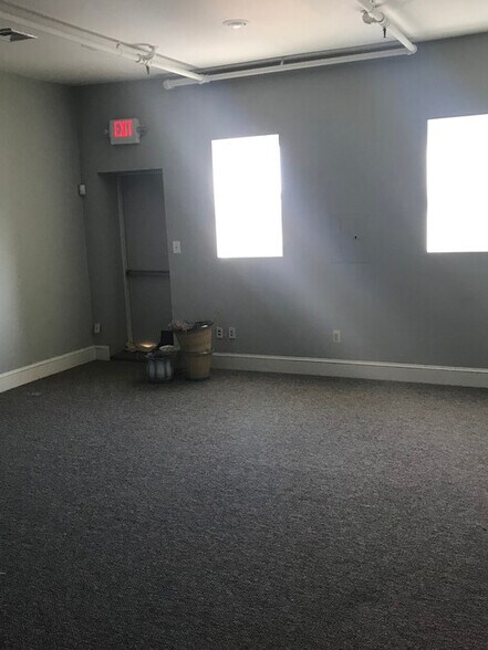 More Photos Of 20 E Market St, West Chester Office For Lease