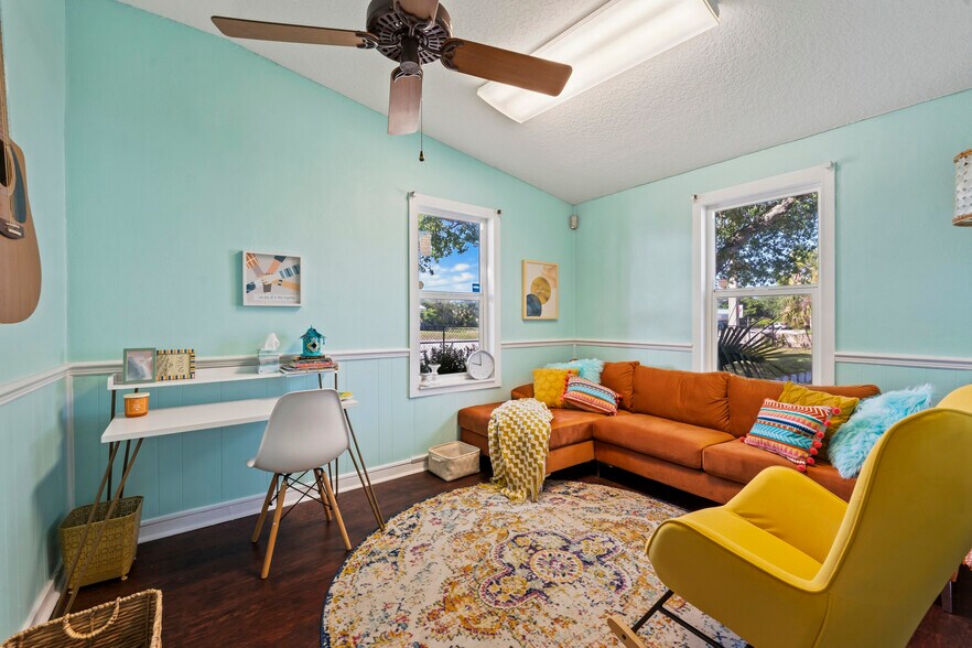 More Photos Of 1324 16th St, Vero Beach Office For Sale