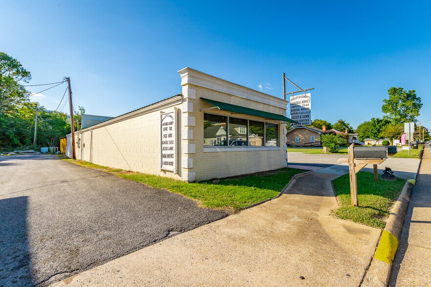 More Photos Of 15781 Rankin Ave, Dunlap Freestanding For Sale