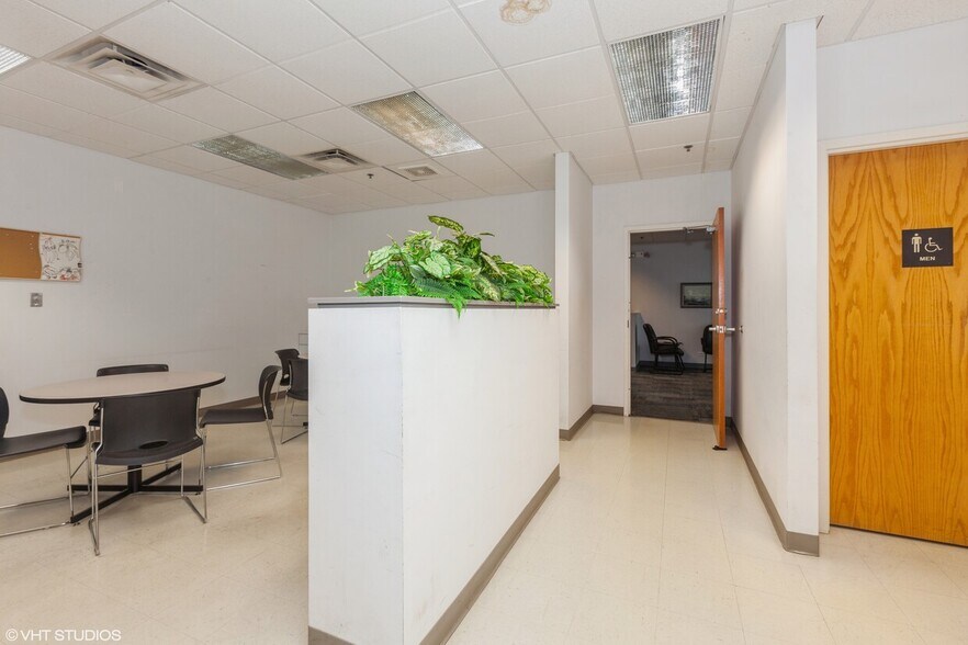 More Photos Of 4906 Main St, Lisle Office For Sale