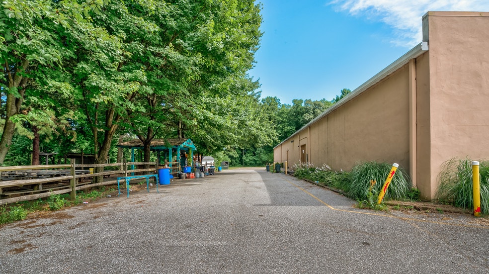 More Photos Of 10 Pythian Dr, Edgewater Lodge Meeting Hall For Sale