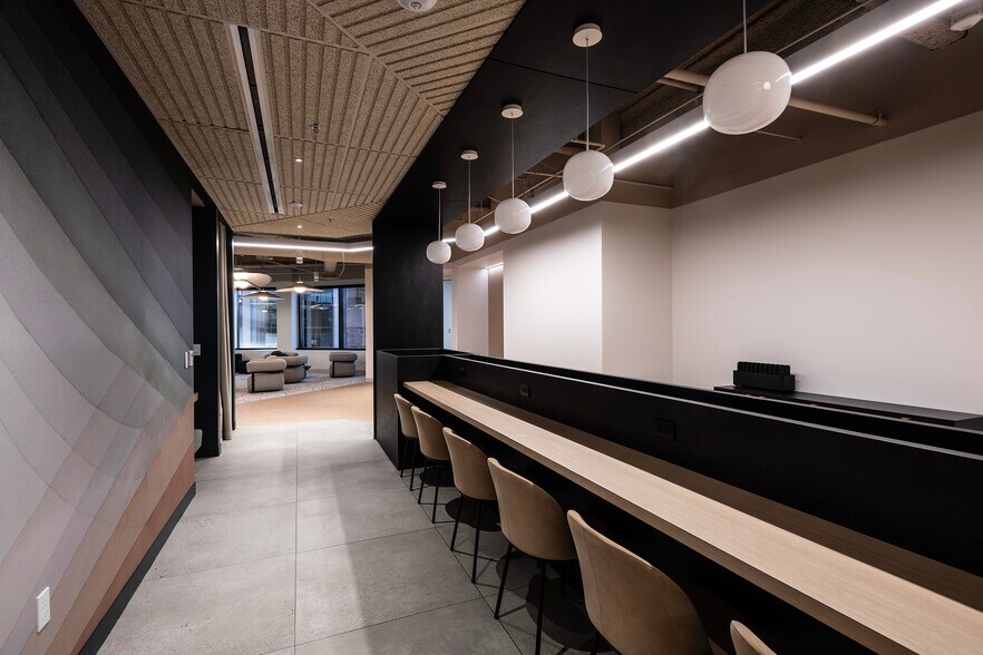 More Photos Of 1 N Central Ave, Phoenix Office For Lease