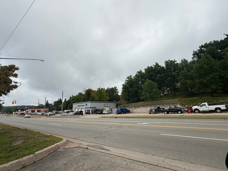 More Photos Of 1137 S Stephenson Ave, Iron Mountain Specialty For Sale