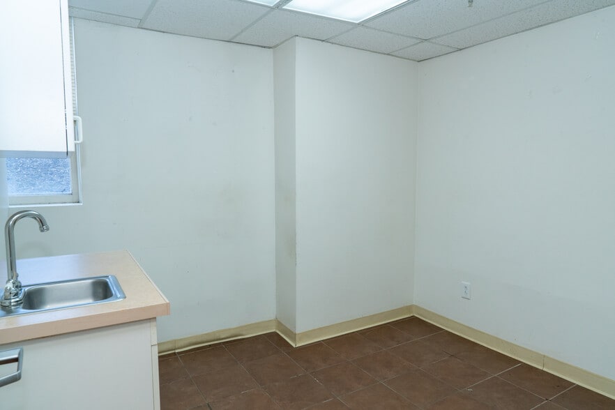 More Photos Of 15-01 Broadway, Fair Lawn Medical For Sale