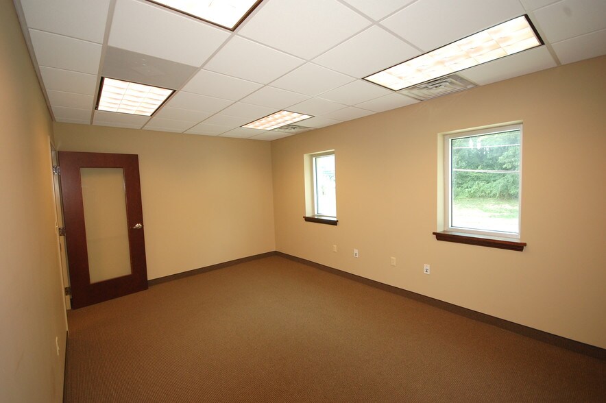 More Photos Of 1517 Reisterstown Rd, Pikesville Coworking Space