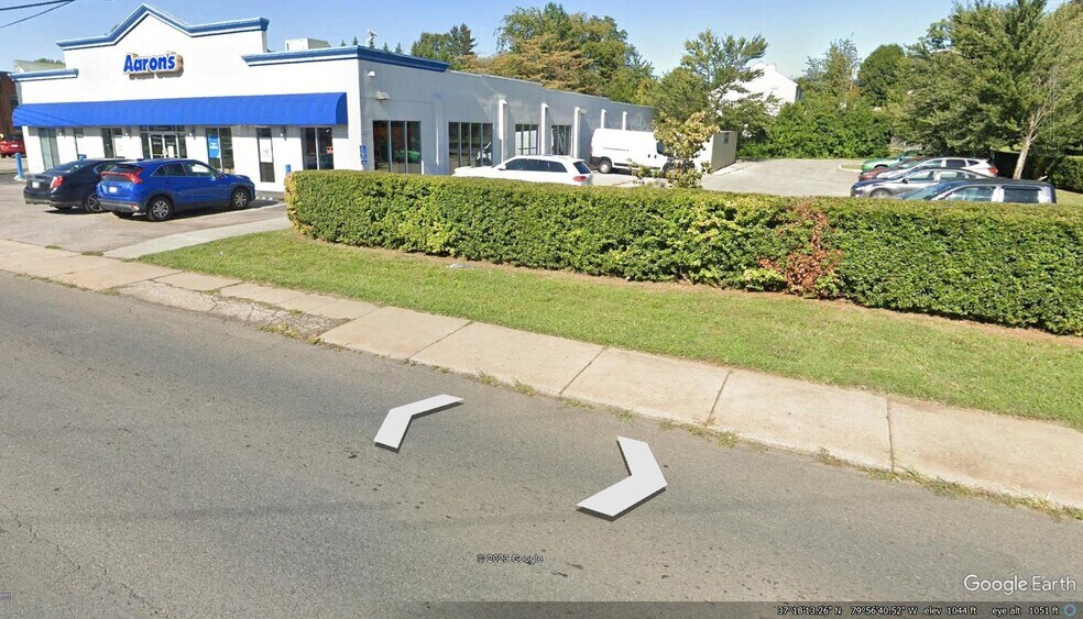 More Photos Of 3607 Williamson Rd NW, Roanoke Freestanding For Sale