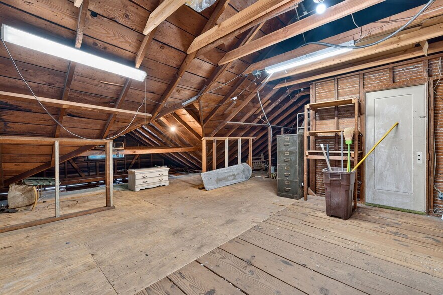 More Photos Of 119 S Adams St, Glendale Multifamily For Sale