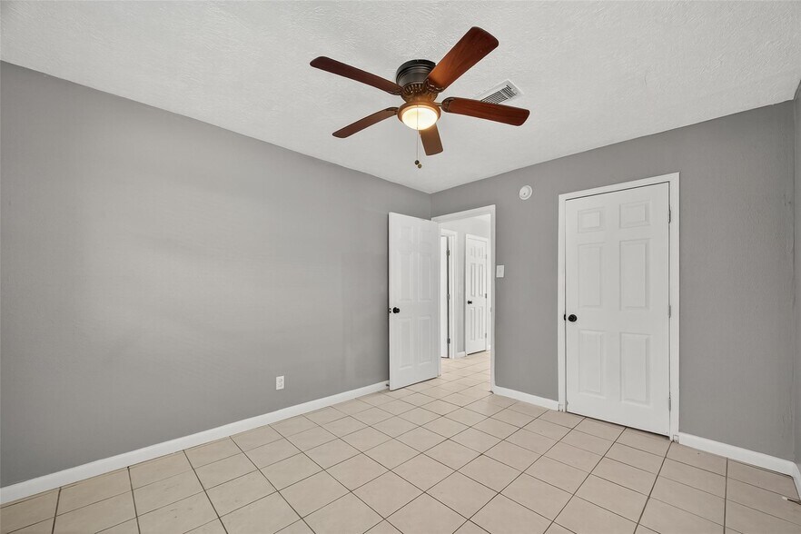 More Photos Of 8814 Manus St, Houston Apartments For Sale