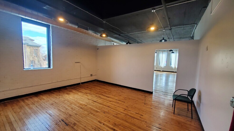 More Photos Of 609 S 10th St, Minneapolis Storefront Retail Office For Lease