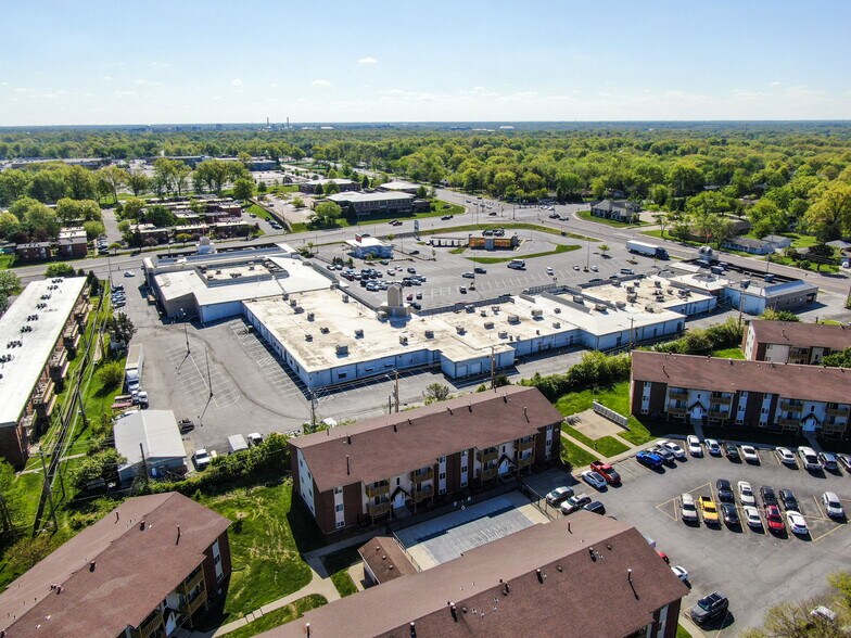 More Photos Of 2101 W Broadway Ave, Columbia General Retail For Lease