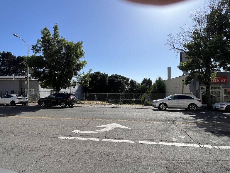 More Photos Of 9809-9811 Macarthur Blvd, Oakland Land For Sale