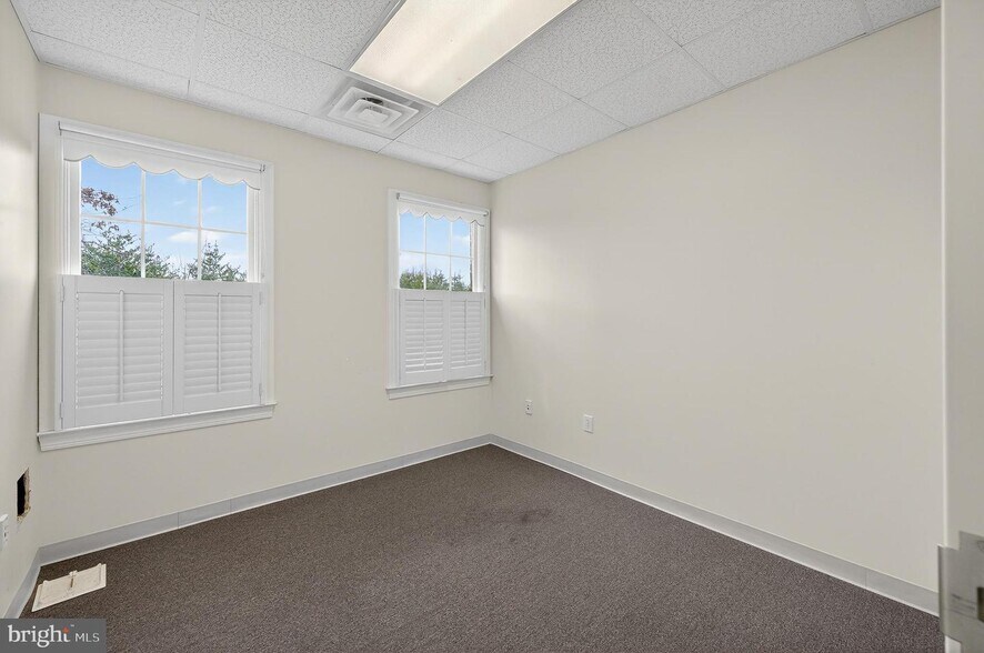 More Photos Of 7117 Salem Fields Blvd, Fredericksburg Office For Lease