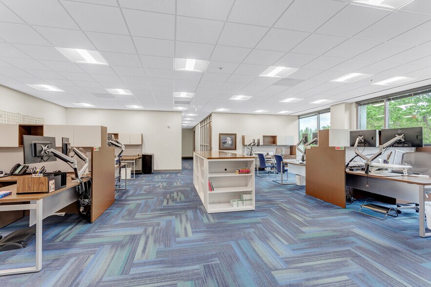 More Photos Of 3755 Mansell Rd, Alpharetta Office For Lease