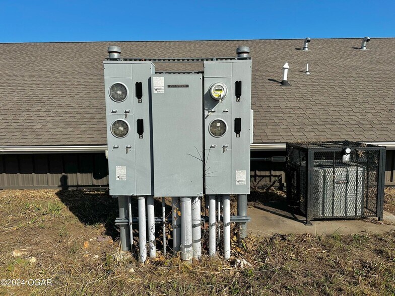 More Photos Of 2702 Cunningham Ave, Joplin Medical For Lease