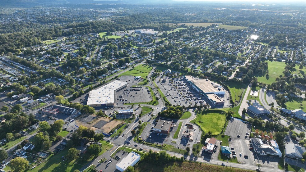 More Photos Of 1508 Sullivan Trl, Easton General Retail For Sale