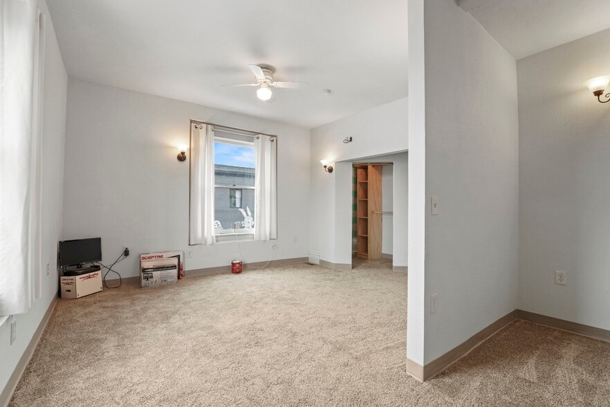 More Photos Of , Spokane General Retail For Sale