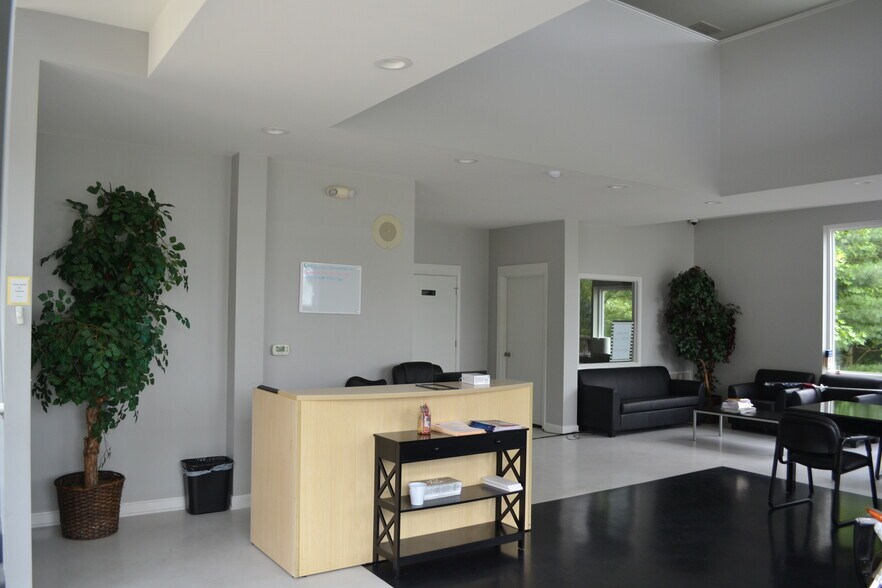 More Photos Of 4028 Hanover Pike, Manchester Auto Repair For Sale