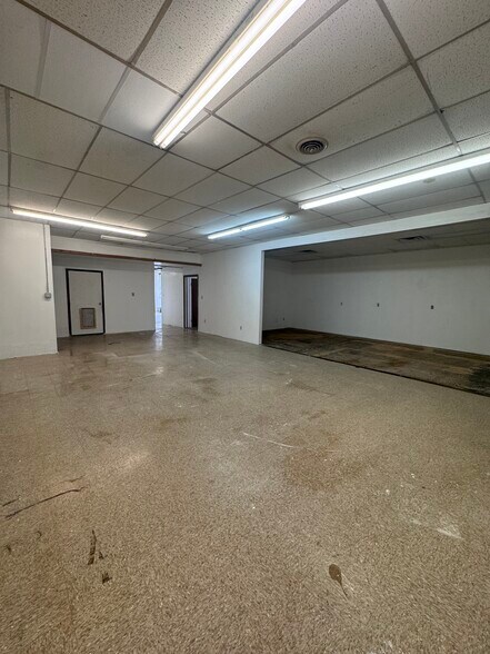 More Photos Of 2707 Wilmington Pike, Kettering Storefront Retail Office For Lease