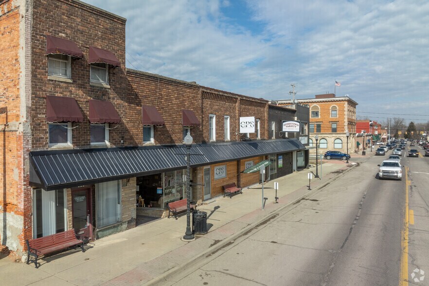 More Photos Of 115-117 N Shiawassee St, Corunna Storefront Retail Residential For Lease