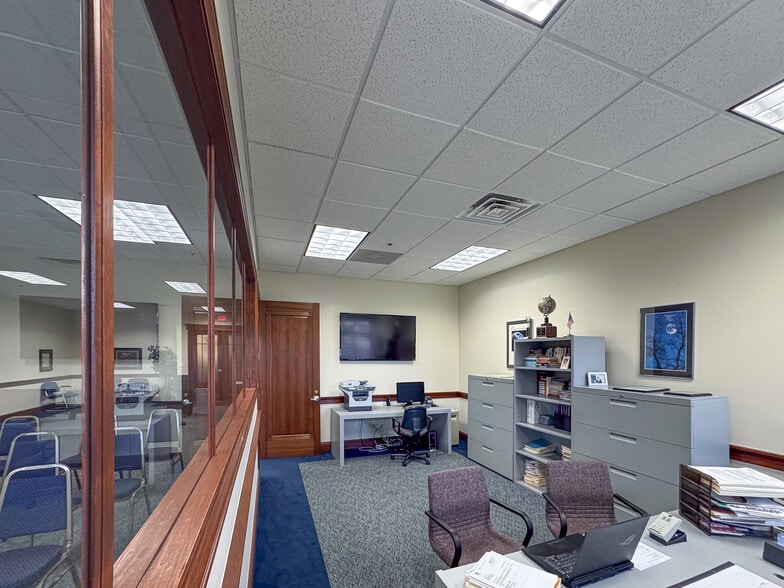 More Photos Of 1776 Legacy Cir, Naperville Medical For Sale