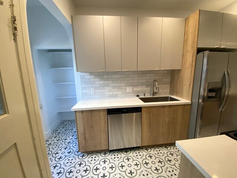 More Photos Of 2666 Orchard Ave, Los Angeles Multifamily For Sale