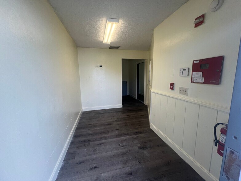 More Photos Of 4527 Carter St, Orlando Daycare Center For Lease