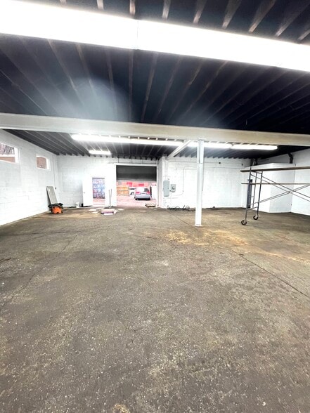 More Photos Of 38-59 9th St, Long Island City Apartments For Lease