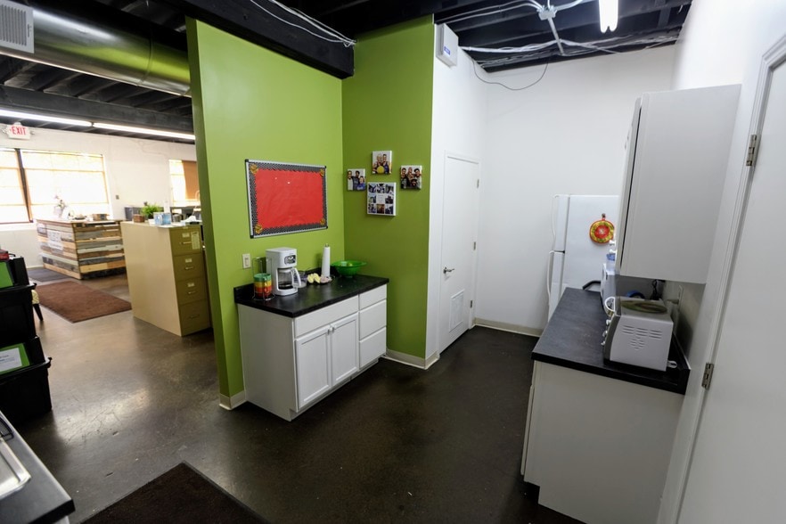 More Photos Of 2205 Haskell Ave, Lawrence Warehouse For Sale