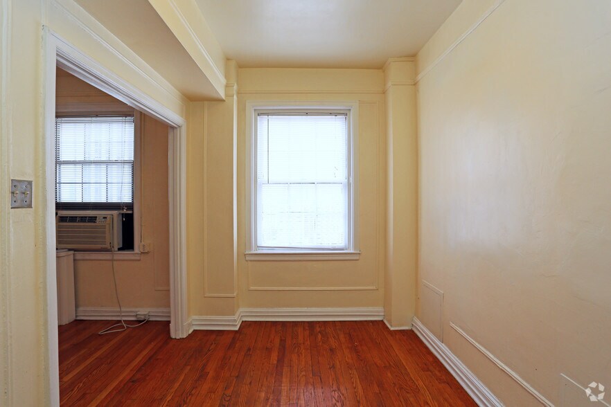 More Photos Of 135 S 20th St, Philadelphia Apartments For Lease