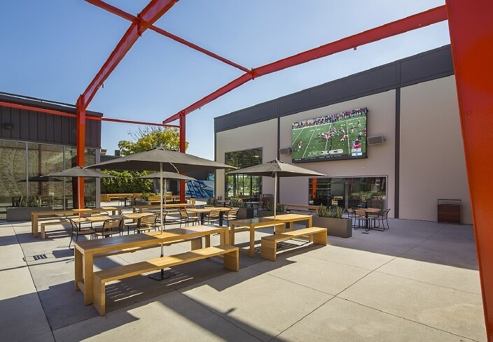 More Photos Of 13031 W Jefferson Blvd, Los Angeles Unknown For Lease