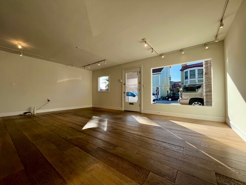 More Photos Of 208 Monterey Ave, Capitola Storefront For Lease