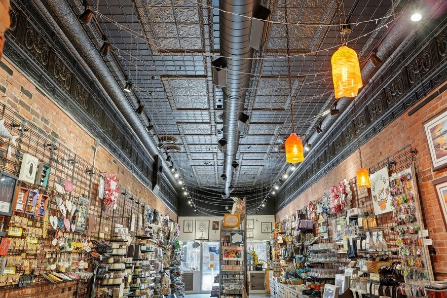 More Photos Of 409 S Main St, Rochester Storefront For Sale