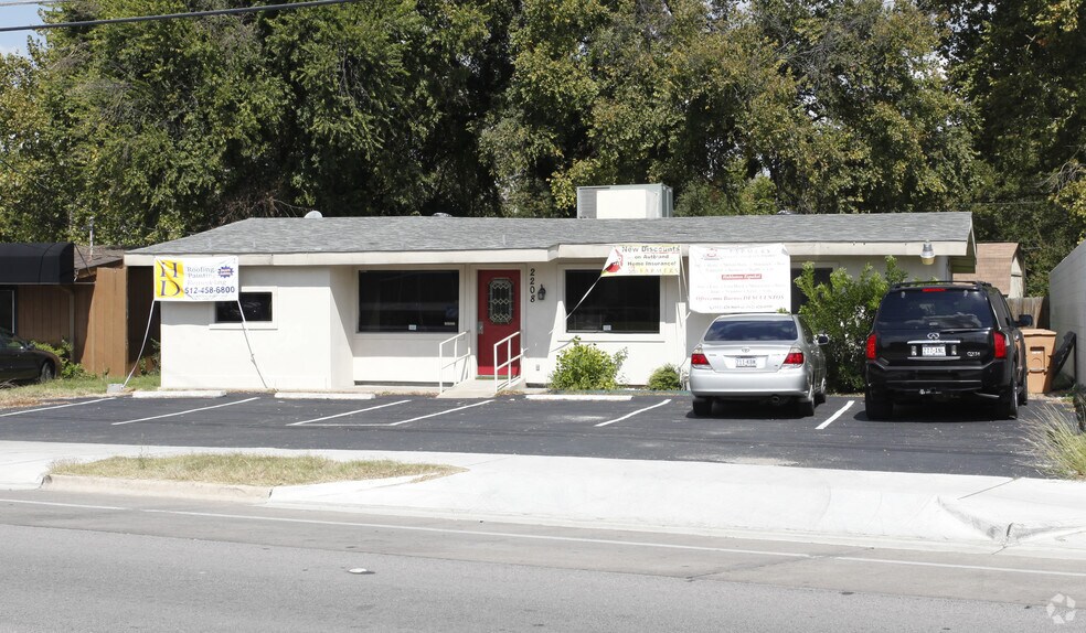 More Photos Of 2208 W Anderson Ln, Austin Freestanding For Sale