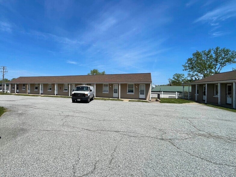 More Photos Of 10025 Pulaski Hwy, Middle River Bar For Sale