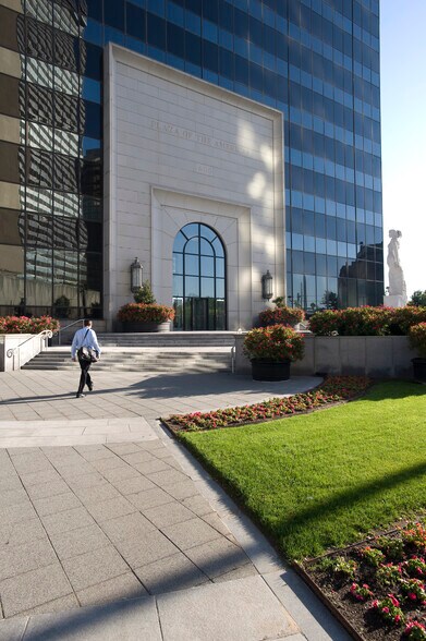 More Photos Of 700 N Pearl St, Dallas Office For Lease