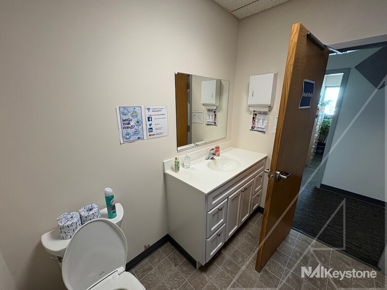 More Photos Of 35 S Dwight St, West Lawn Office For Lease