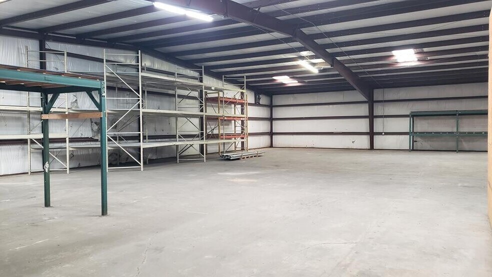 More Photos Of 616 S Broadway St, Mccomb Freestanding For Sale