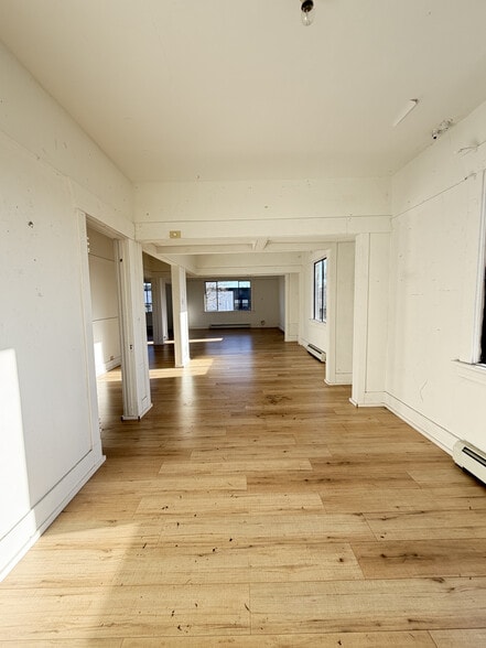 More Photos Of 5657 176th St, Surrey Storefront For Lease